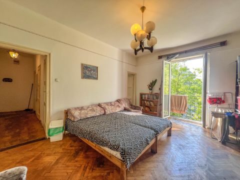 Eladó Lakás 1148 Budapest 14. kerület , Jól kiadható lakás, felújított társasházból