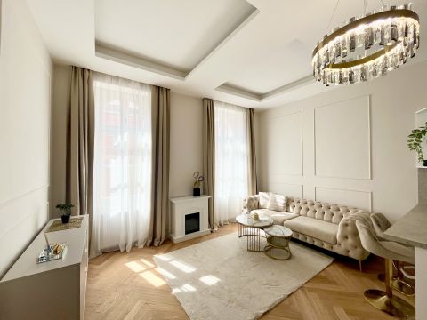 Eladó Lakás 1054 Budapest 5. kerület 