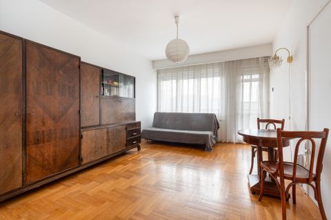 Eladó Lakás 1087 Budapest 8. kerület Teraszos, nappali+3 szobás, napfényes, jól alakítható lakás