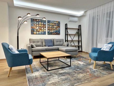 Kiadó Lakás 1062 Budapest 6. kerület , Diplmatanegyedben,Bauhaus jellegű házban, frissen felújított