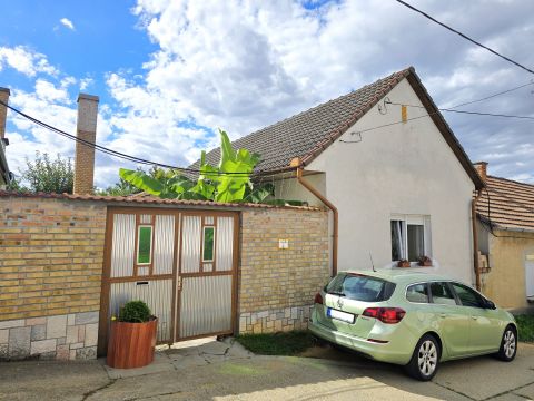 Eladó Ház 7754 Bóly , Bólyi 2 szobás családi ház
