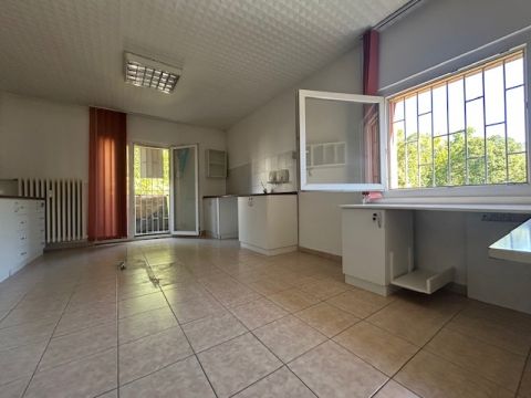Eladó Üzlethelyiség 7633 Pécs 