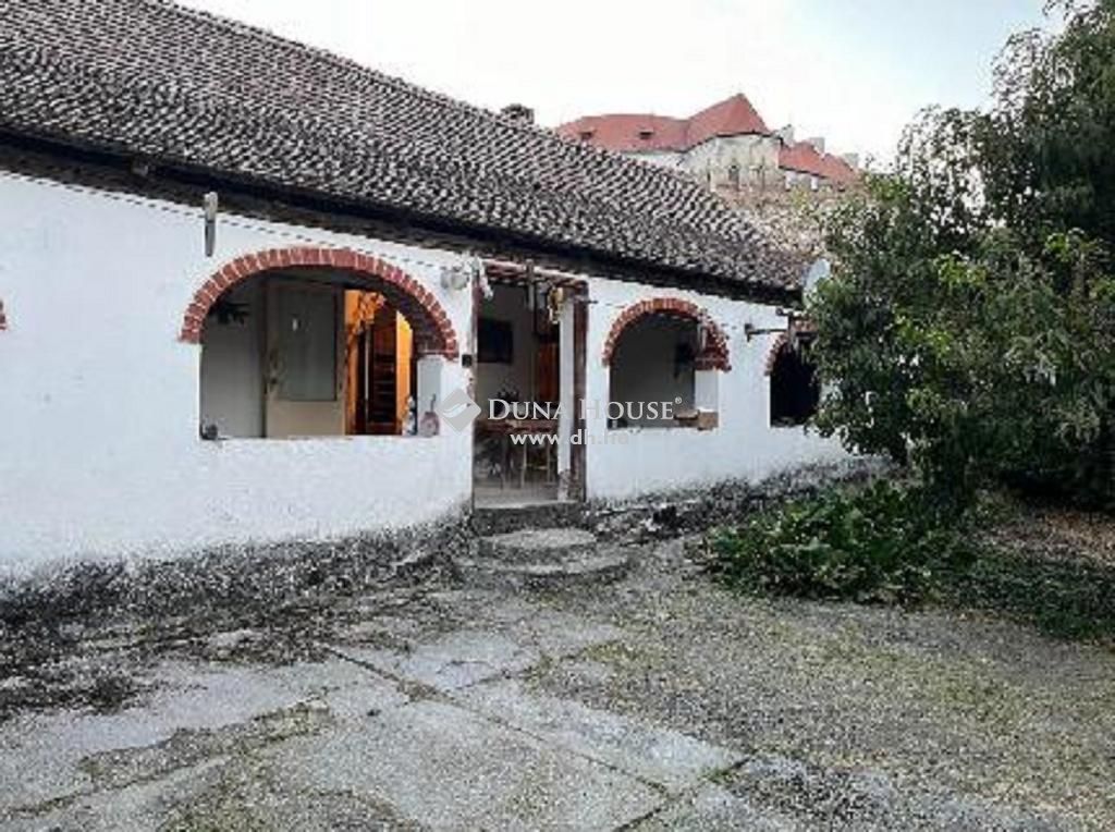 7800 Siklós , 7800 Siklós, Vár — 1/28