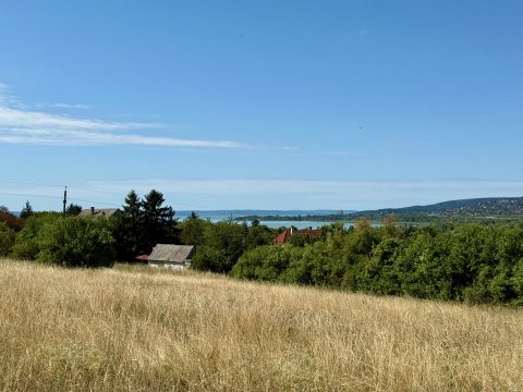 Eladó Telek 8175 Balatonfűzfő , Csendes kertvárosi, családi házas övezetben