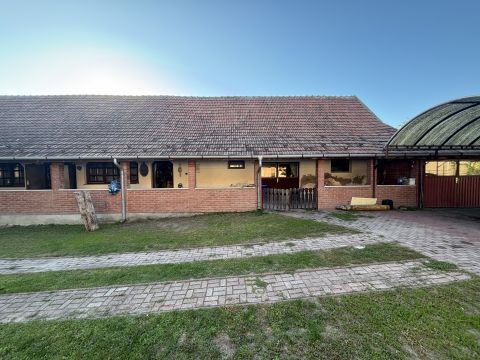 Eladó Ház 2330 Dunaharaszti Hősök tere közelében