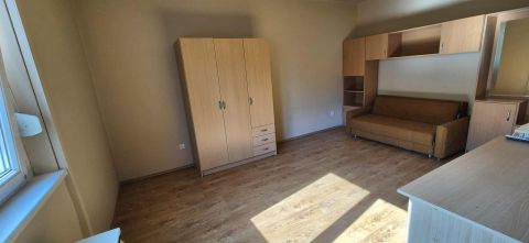 Kiadó Lakás 6000 Kecskemét Kiadó egy szobás, egyedi fűtéses lakás!