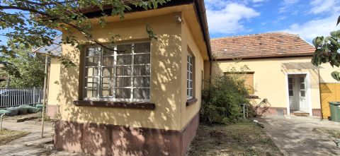Eladó Ház 2335 Taksony , Taksonyban családi ház, nagy telekkel eladó!