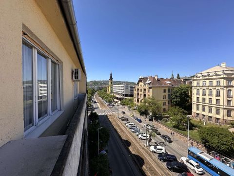 Eladó Lakás 1114 Budapest 11. kerület , Szentimrevárosban remekül alakítható, duplaerkélyes lakás 