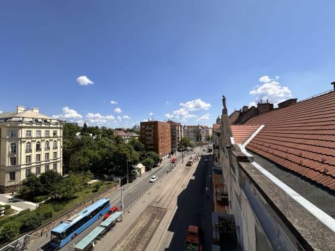 Eladó Lakás 1114 Budapest 11. kerület Szentimrevárosban remekül alakítható, duplaerkélyes lakás 