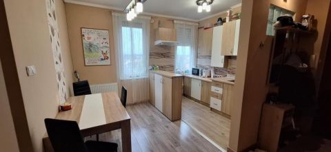 Eladó Lakás 8500 Pápa , 8500 Pápa, Város széle