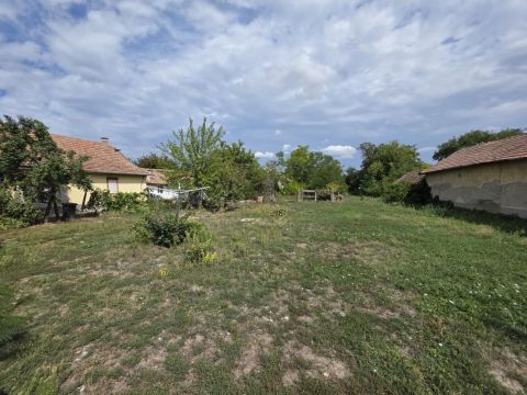 Eladó Telek 5244 Tiszaszőlős , Centrum