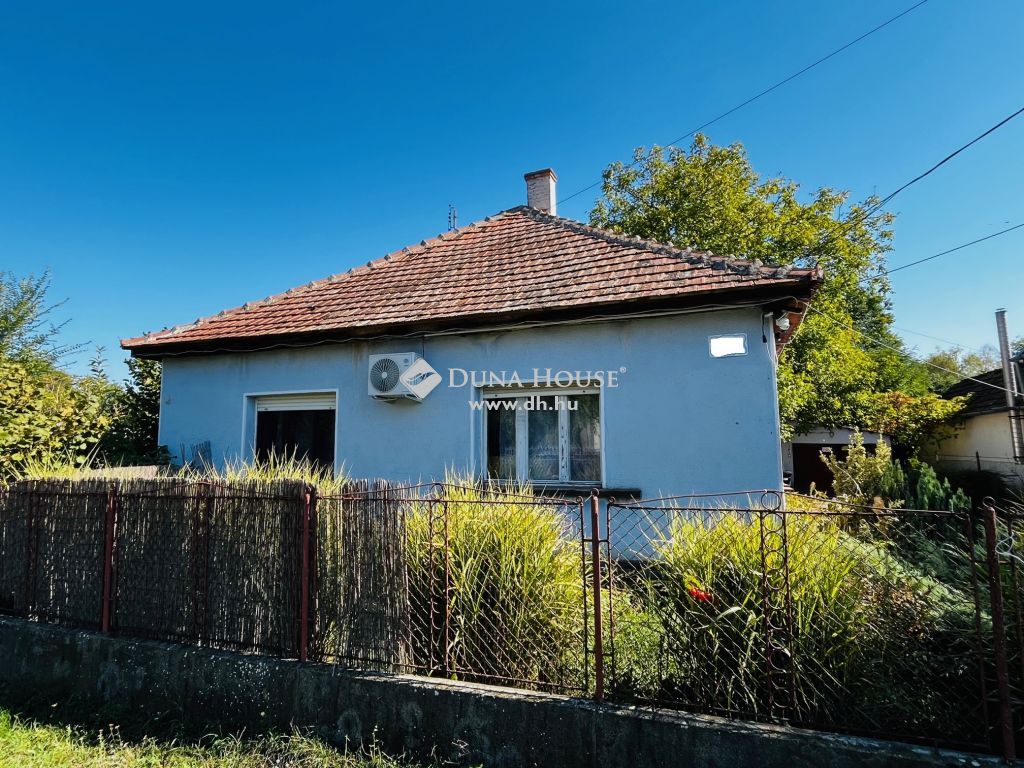 2766 Tápiószele , 2 szoba + nappalis Kádár-kocka, garázzsal, nagy telekkel! — 1/16