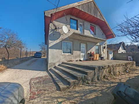 Eladó Ház 2500 Esztergom 