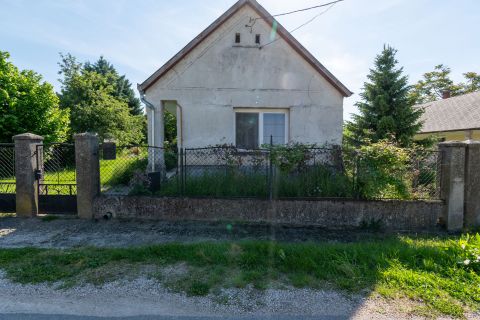 Eladó Ház 8144 Sárkeszi 