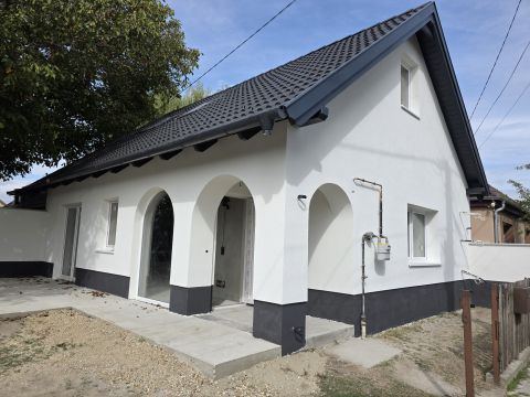 Eladó Ház 2316 Tököl 