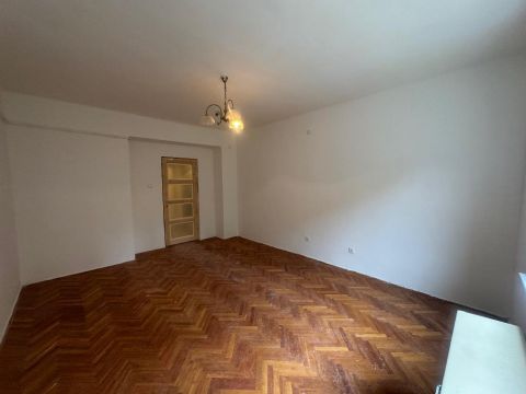 Eladó Lakás 5000 Szolnok 5000 Szolnok, Városközpont