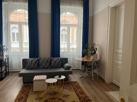 Eladó Lakás 1091 Budapest 9. kerület , 1091 Budapest 9, Ludovika tér környéke