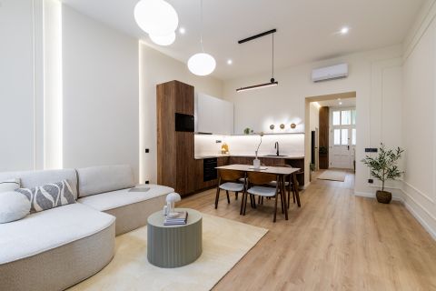 Eladó Lakás 1061 Budapest 6. kerület , Andrássy út 30.