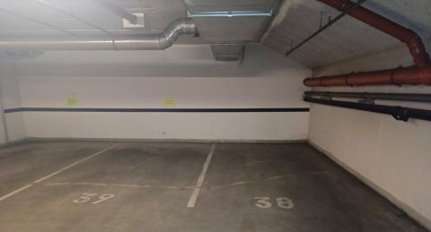 Kiadó Parkoló 1095 Budapest 9. kerület , Boráros térnél, teremgarázshely kiadó, modern társasházban