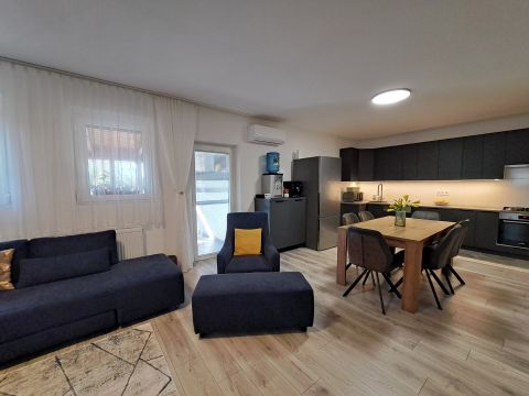 Eladó Ház 6500 Baja , Kiscsávoly csendes környékén