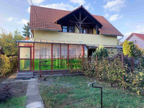 Eladó Ház 2483 Gárdony , Velence felé eső részén