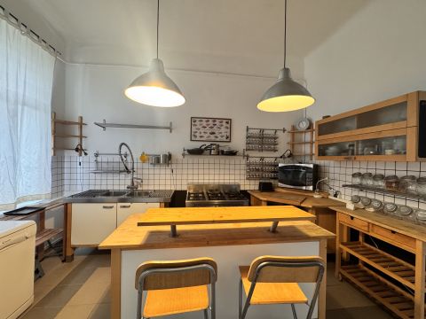 Eladó Lakás 1064 Budapest 6. kerület 