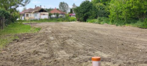 Eladó Telek 2766 Tápiószele , 810 négyzetméteres, sík, rendezett, építési telek!