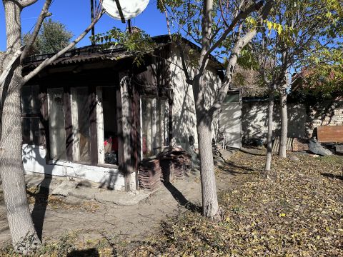 Eladó Ház 1213 Budapest 21. kerület , Azonnal bírtokba vehető. Lehetőségekkel teli 300 nm telken.