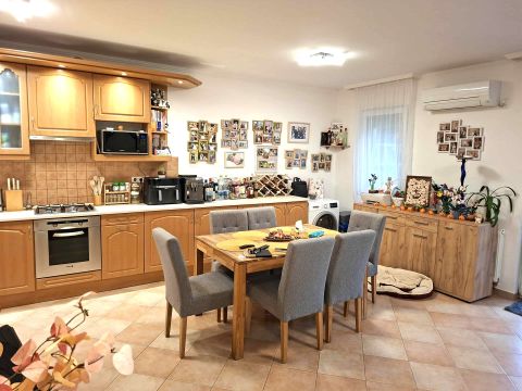 Eladó Lakás 9012 Győr , Cseresznyés utca közelében