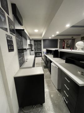 Eladó Üzlethelyiség 8400 Ajka , Ajka