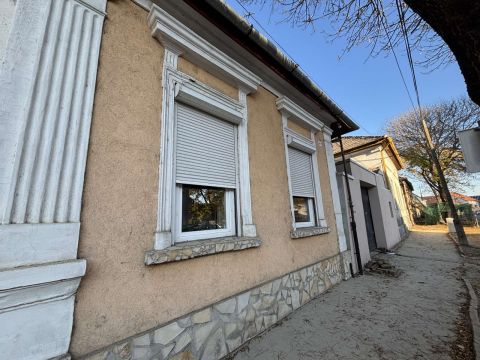 Eladó Lakás 6000 Kecskemét 