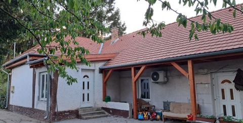 Eladó Ház 2117 Isaszeg , Központhoz közel