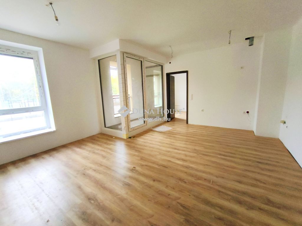 1044 Budapest 4. kerület — 1/8