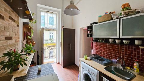 Eladó Lakás 1077 Budapest A Zsidó Történeti Tár mellett a megújult Csányi utcában !