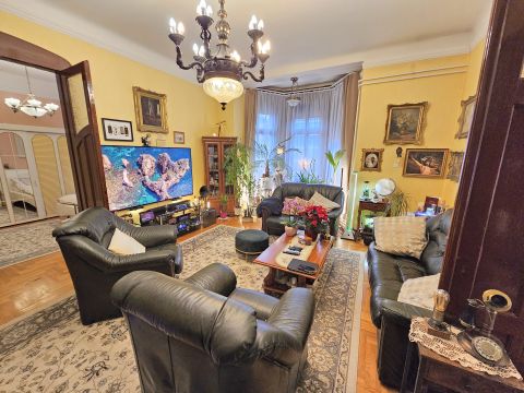 Eladó Lakás 1095 Budapest 9. kerület , Klímás, cirkós, új ablakos, felújított, tárolós, szép házban