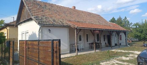 Eladó Ház 5052 Újszász , 5052 Újszász, Csendes
