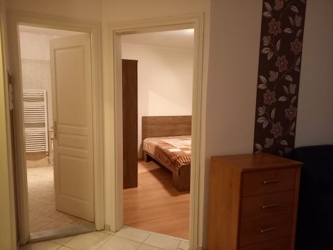 Kiadó Lakás 3200 Gyöngyös , Belvárosban