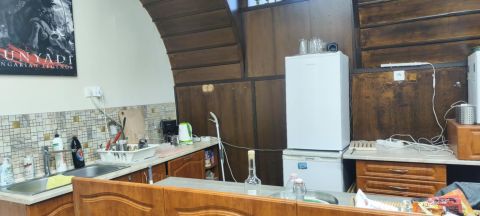 Eladó Üzlethelyiség 1054 Budapest 5. kerület *** Szabadság tér közelében UTCAFRONTOS üzlethelyiség ***