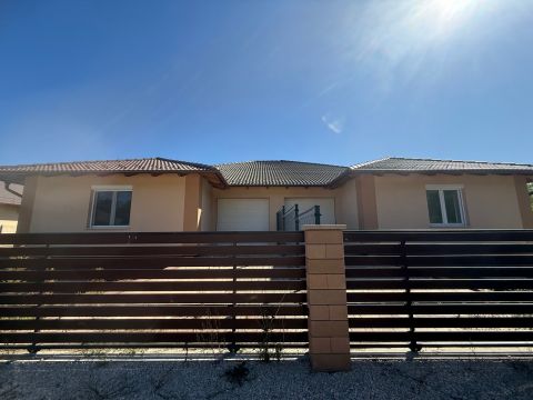 Eladó Ház 2142 Nagytarcsa , Új építésű házak, lakópark