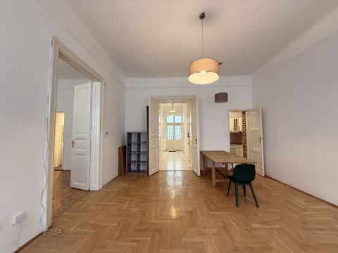 Eladó Lakás 1065 Budapest 6. kerület Befektetést keresel a 6-ban? EZ AZ!