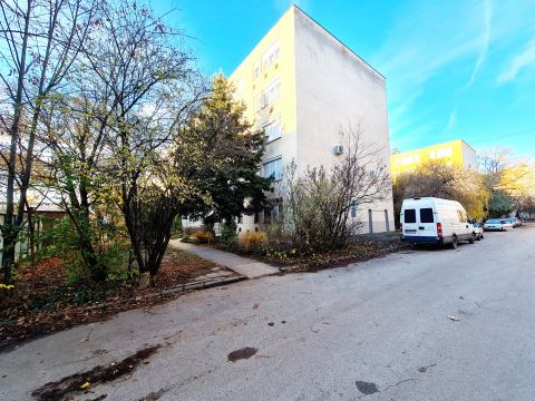 Eladó Lakás 5600 Békéscsaba 