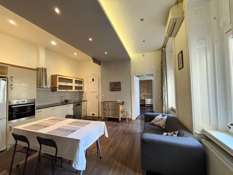 Eladó Lakás 1066 Budapest 6. kerület , Bajcsy és Dessewffy utca sarok