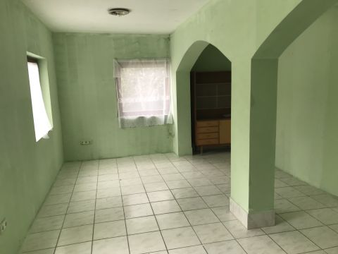 Eladó Lakás 8093 Lovasberény , Csendes helyen