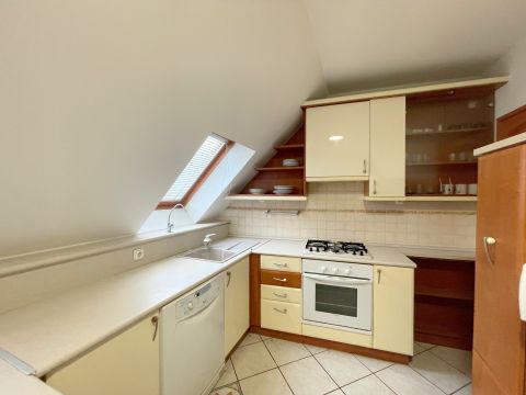 Kiadó Lakás 6000 Kecskemét Belvárosban nappali + 5 szobás, bútorozott lakás