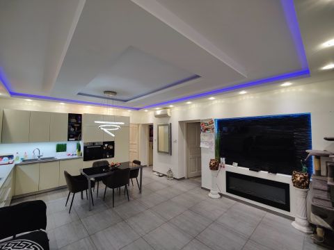 Eladó Ház 1043 Budapest 4. kerület , Újpest szívében akár 3 generációnak is kiváló ház eladó!