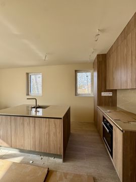 Eladó Lakás 1037 Budapest 3. kerület 