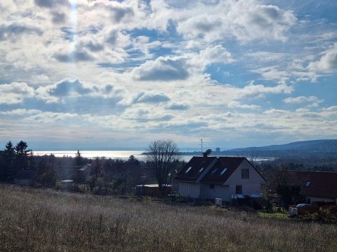 Eladó Telek 8175 Balatonfűzfő , Panorámás, nyugodt helyen fekvő balatoni telek