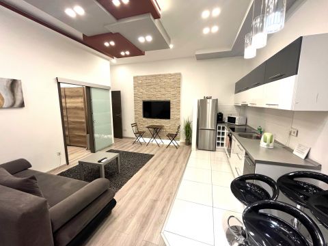 Kiadó Lakás 1061 Budapest 6. kerület 