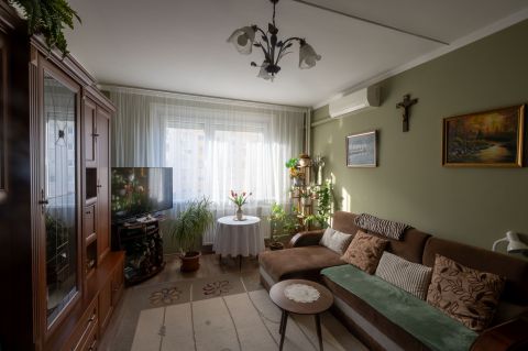 Eladó Lakás 8000 Székesfehérvár 