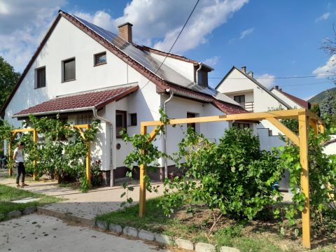 Eladó Ház 2081 Piliscsaba 